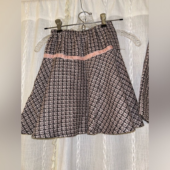 Zoey black, brown, & white plaid w/pink, jacket & skirt with elastic waist. Sz 7 - Picture 2 of 12